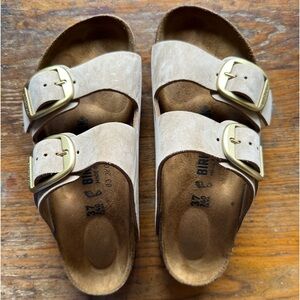 Arizona Big Buckle Nubuck Leather. Sandcastle. Size 37.